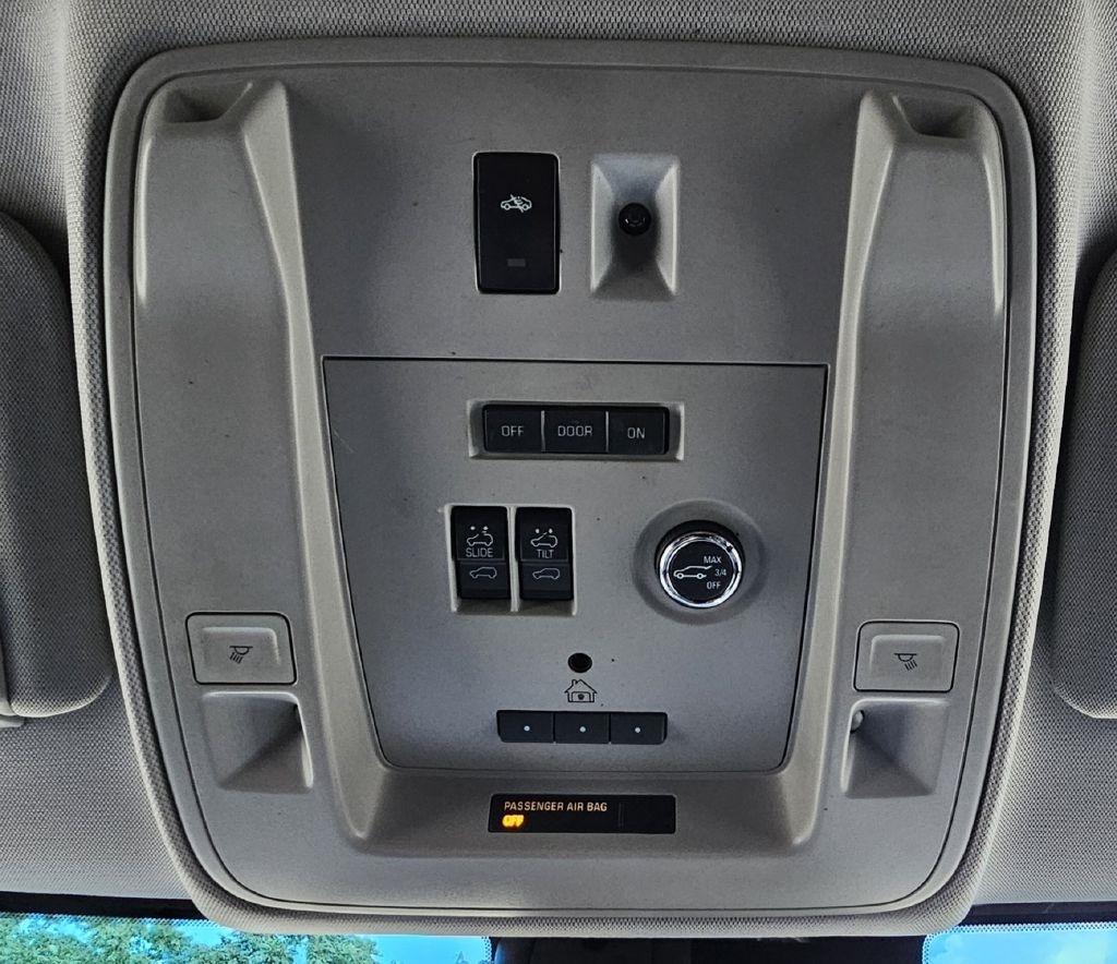 2015 Chevrolet Suburban LTZ - Photo 28