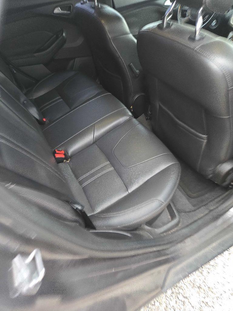 Ford Focus SEL Sedan 2012