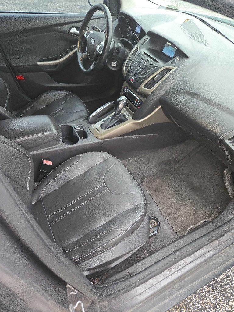 Ford Focus SEL Sedan 2012