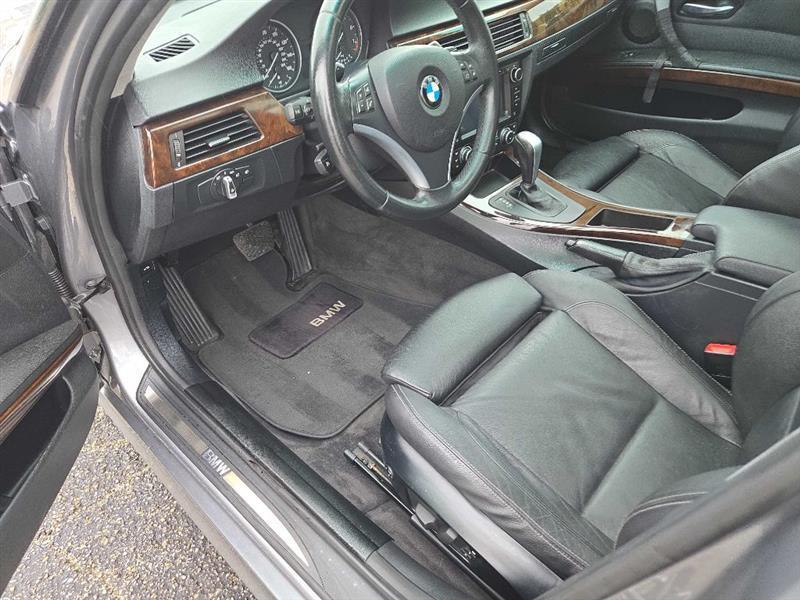 BMW 3-Series 328i SA 2011