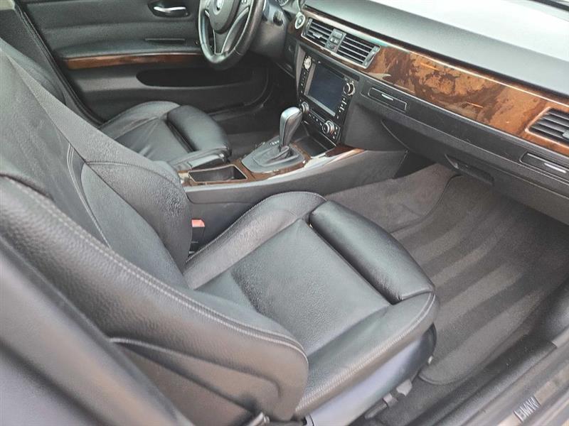 BMW 3-Series 328i SA 2011