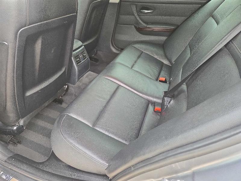 BMW 3-Series 328i SA 2011