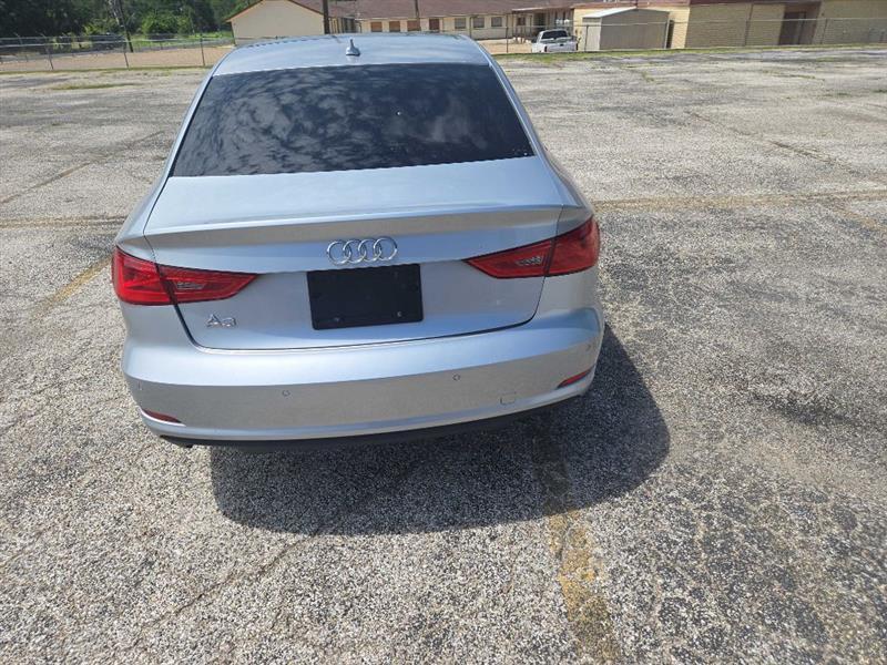 Audi A3 1.8T Premium FWD S tronic 2015