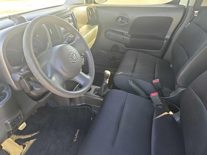 2010 Nissan Cube 1.8 Base M/T's photo