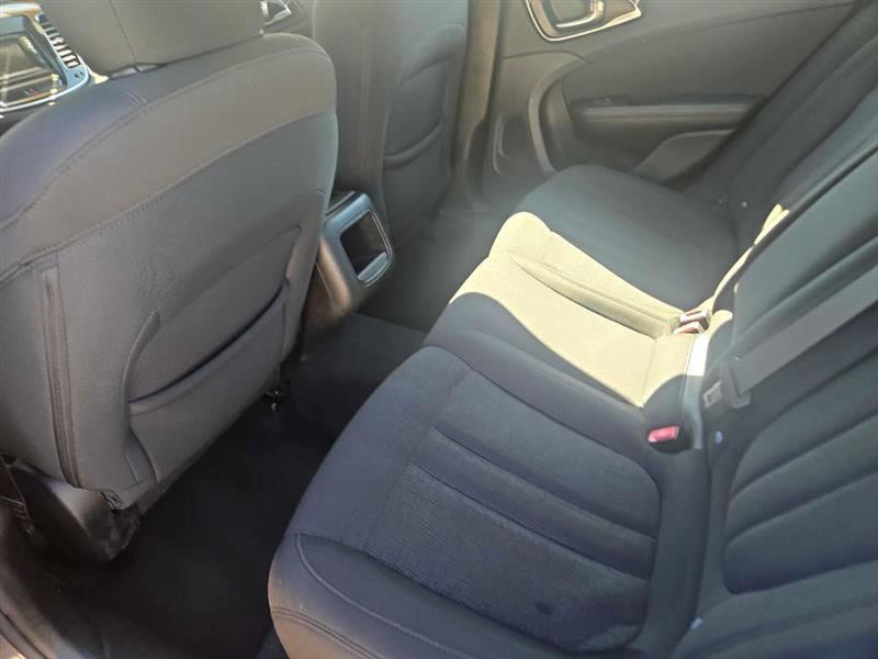 Chrysler 200 LX 2017