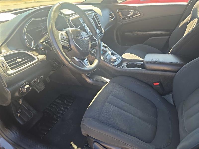 Chrysler 200 LX 2017