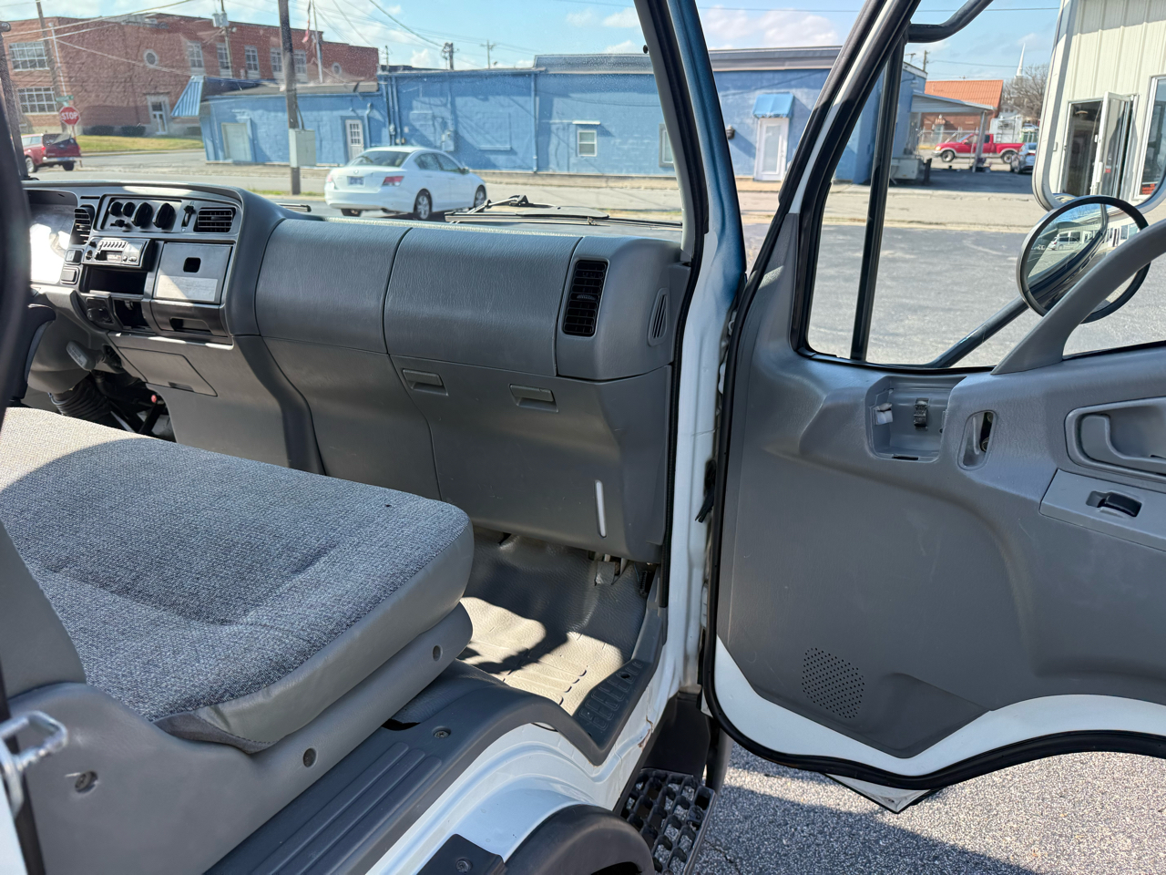 Mitsubishi FUSO  2002