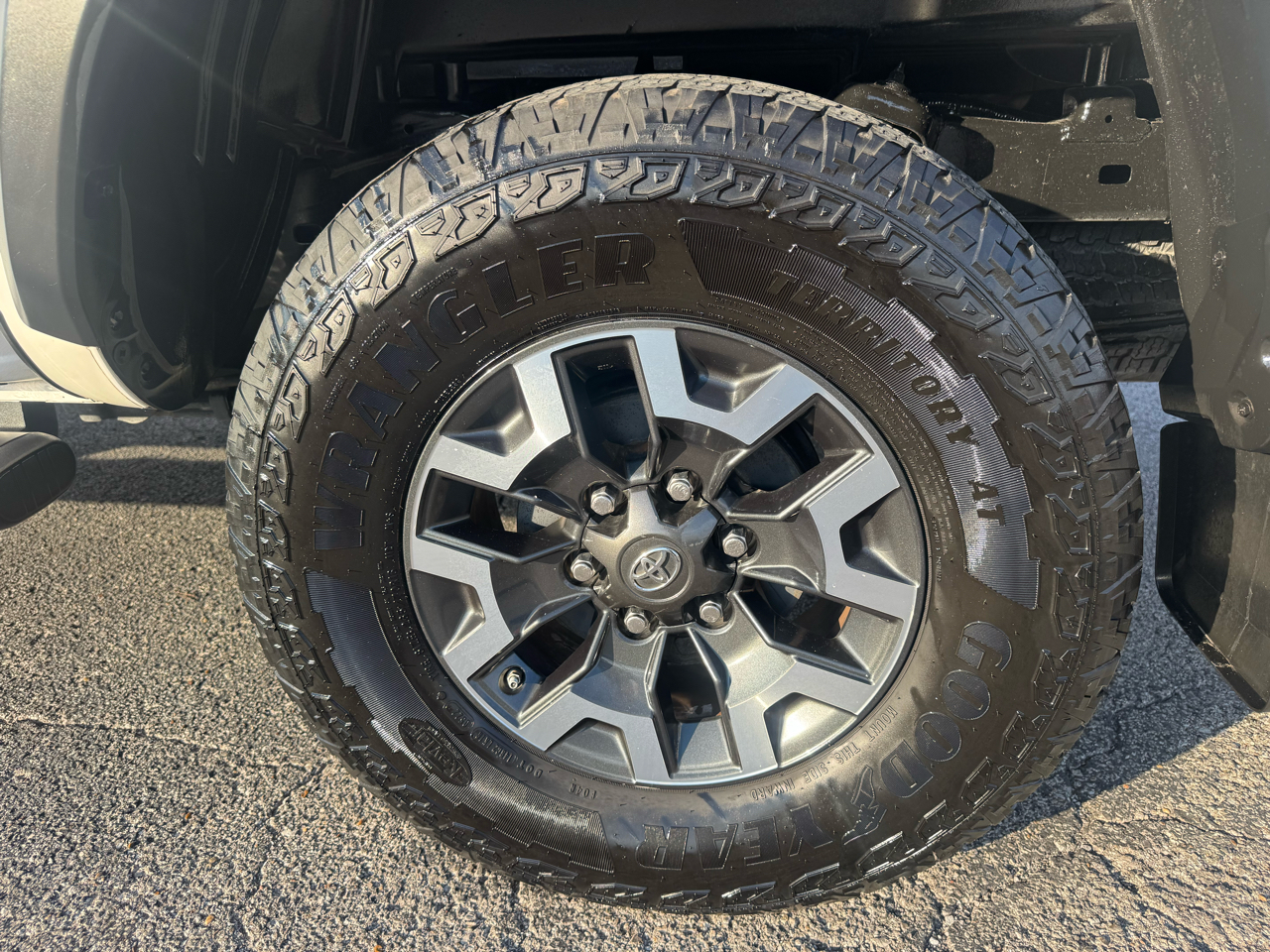 Toyota Tacoma 2WD Double Cab V6 AT TRD Off Road (Natl) 2016