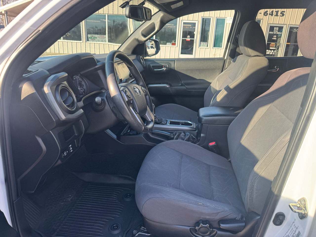 Toyota Tacoma 2WD Double Cab V6 AT TRD Off Road (Natl) 2016