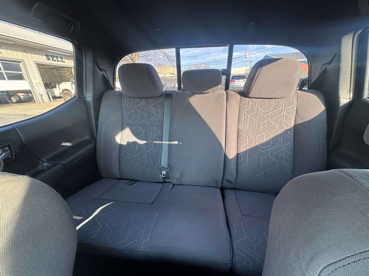 Toyota Tacoma 2WD Double Cab V6 AT TRD Off Road (Natl) 2016