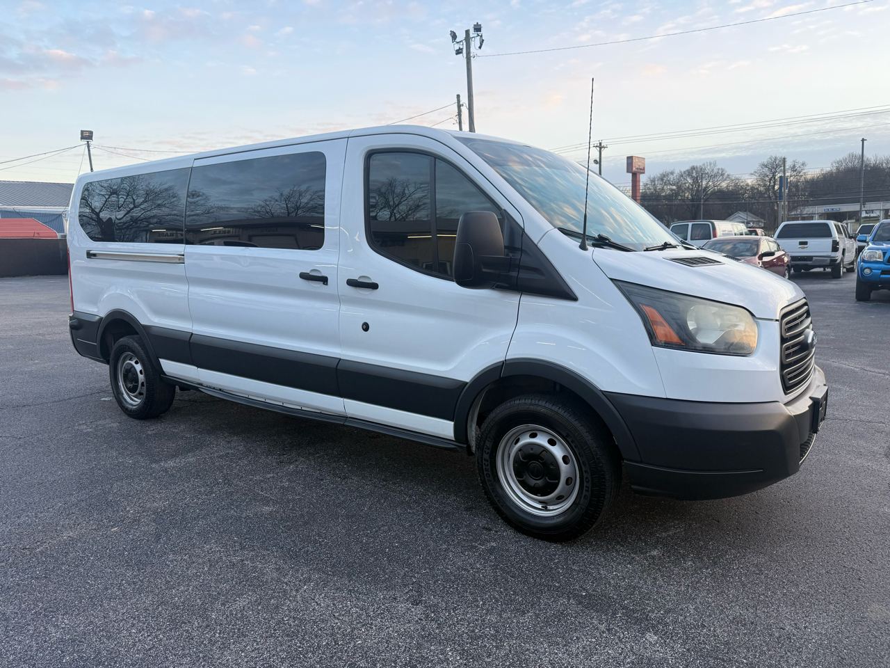 Ford Transit Wagon T-350 148" Low Roof XL Sliding RH Dr 2016