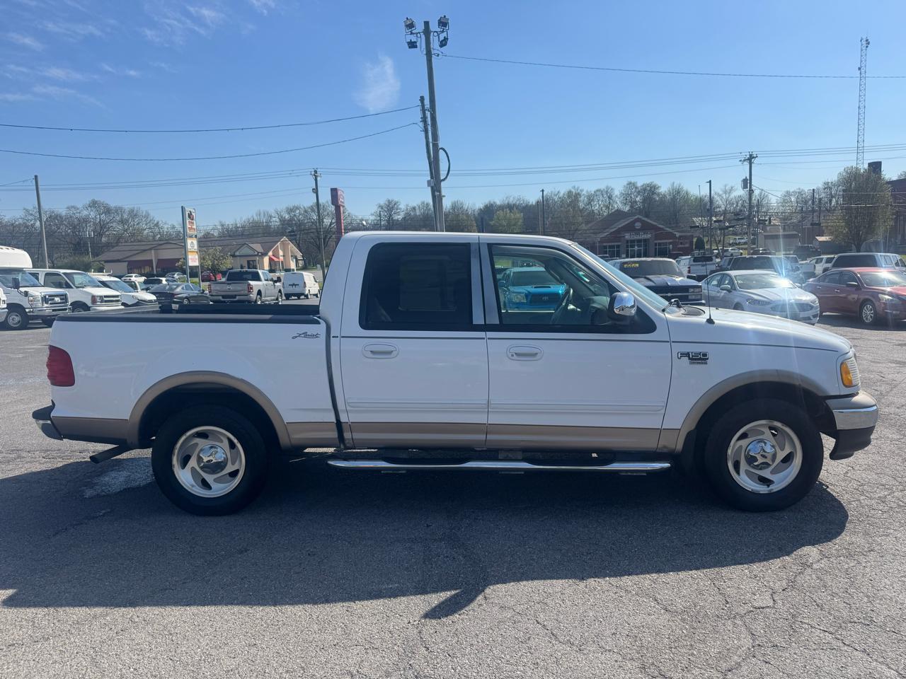 Ford F-150 SuperCrew 139" XLT 2003