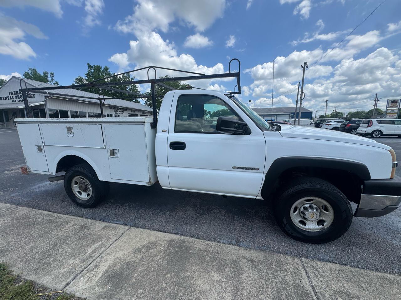 Chevrolet Silverado 2500HD Reg Cab 133" WB Work Truck 2003