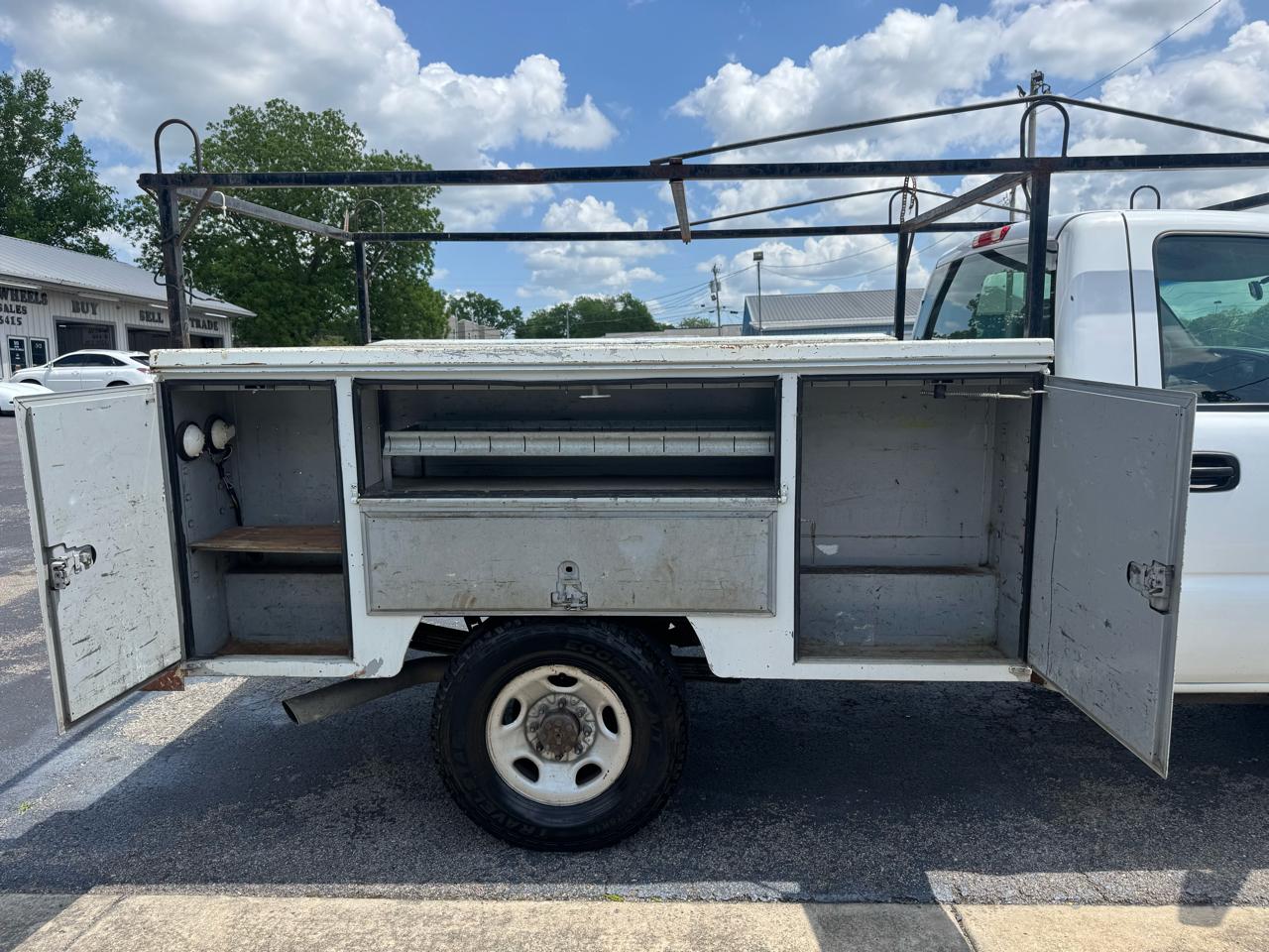 Chevrolet Silverado 2500HD Reg Cab 133" WB Work Truck 2003