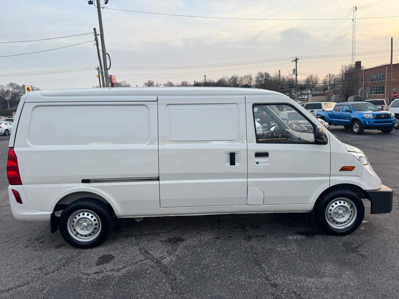 Mullen Cargo Van  2024
