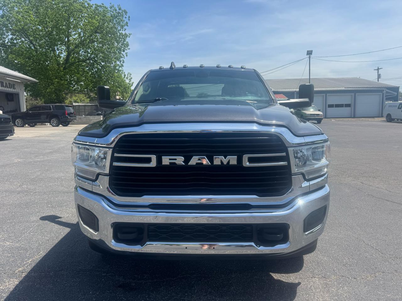 RAM 3500 Big Horn 4x4 Crew Cab 8' Box 2020