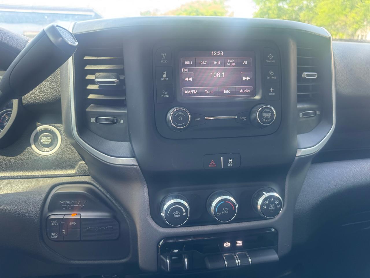 RAM 3500 Big Horn 4x4 Crew Cab 8' Box 2020