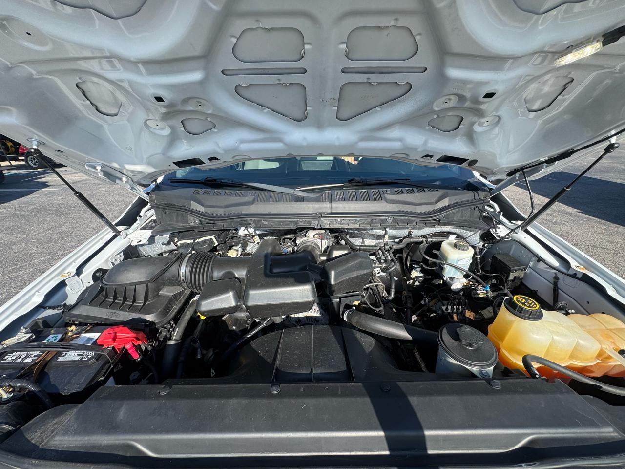 Ford Super Duty F-250 SRW XLT 4WD SuperCab 8' Box 2017