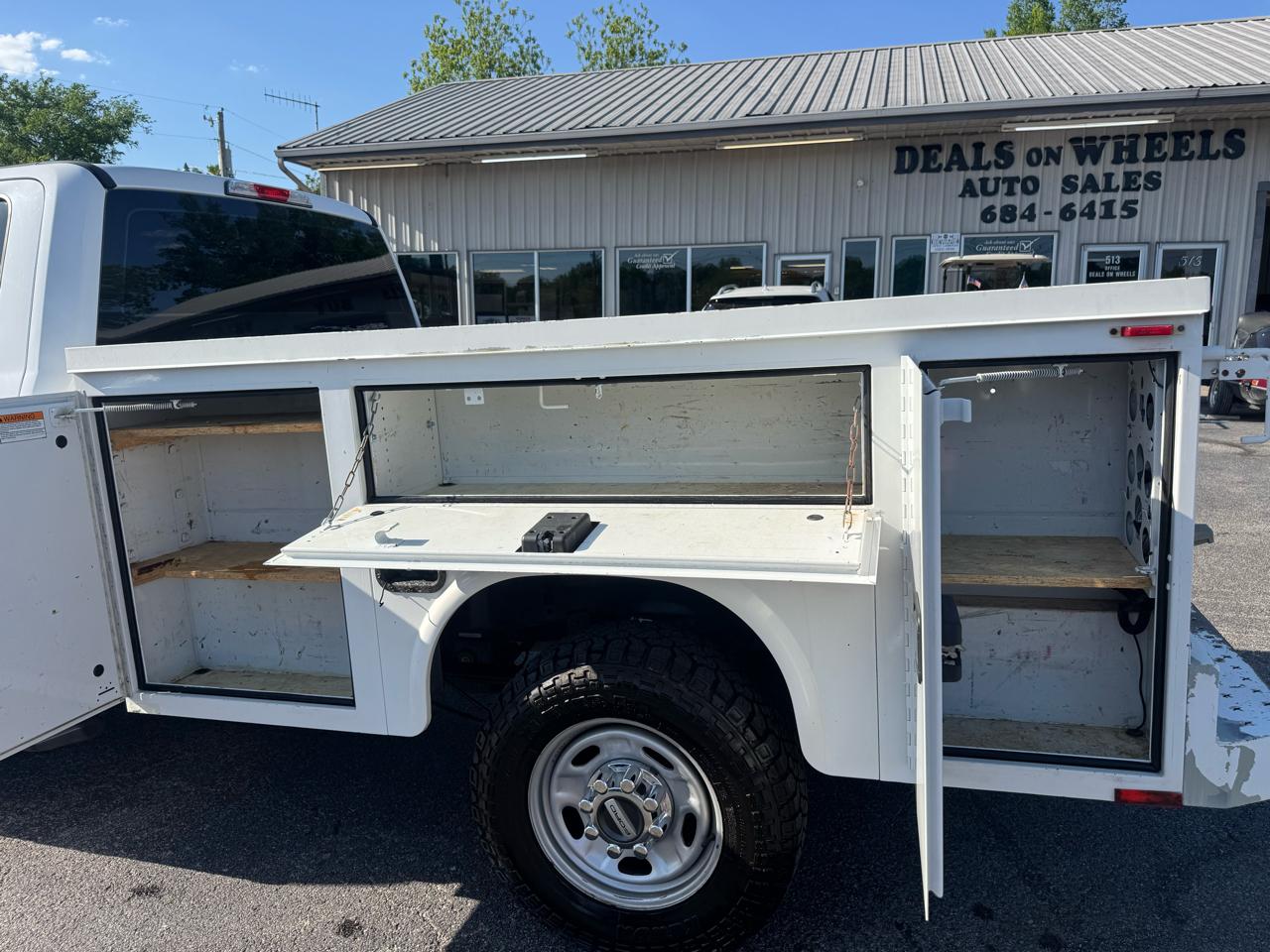 Ford Super Duty F-250 SRW XLT 4WD SuperCab 8' Box 2017