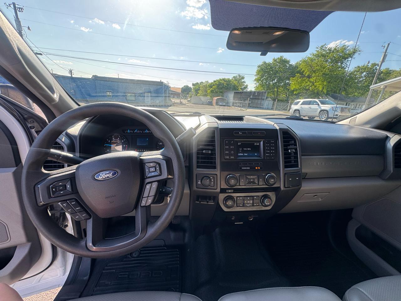 Ford Super Duty F-250 SRW XLT 4WD SuperCab 8' Box 2017