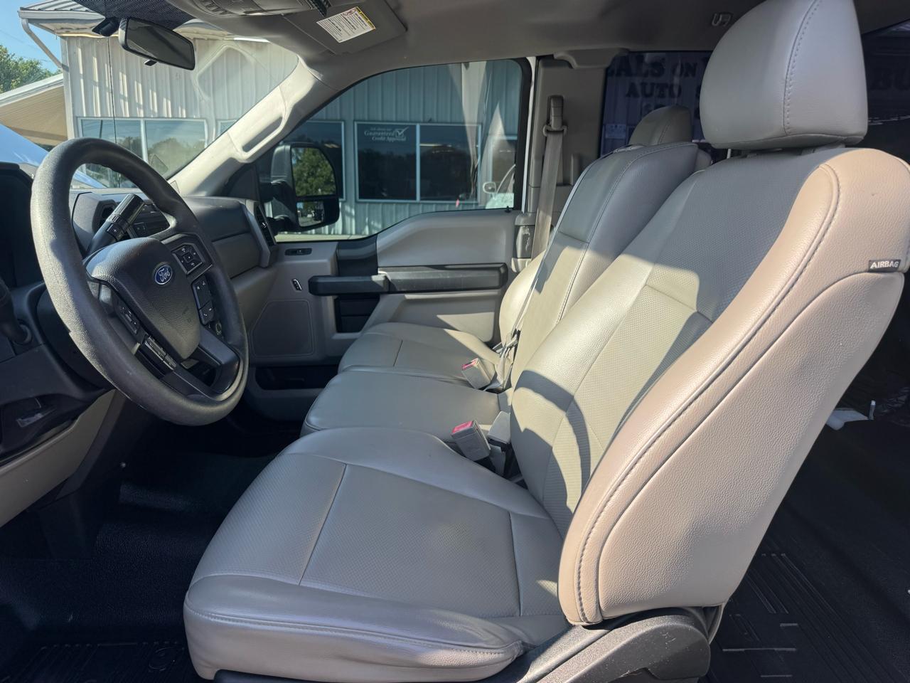 Ford Super Duty F-250 SRW XLT 4WD SuperCab 8' Box 2017