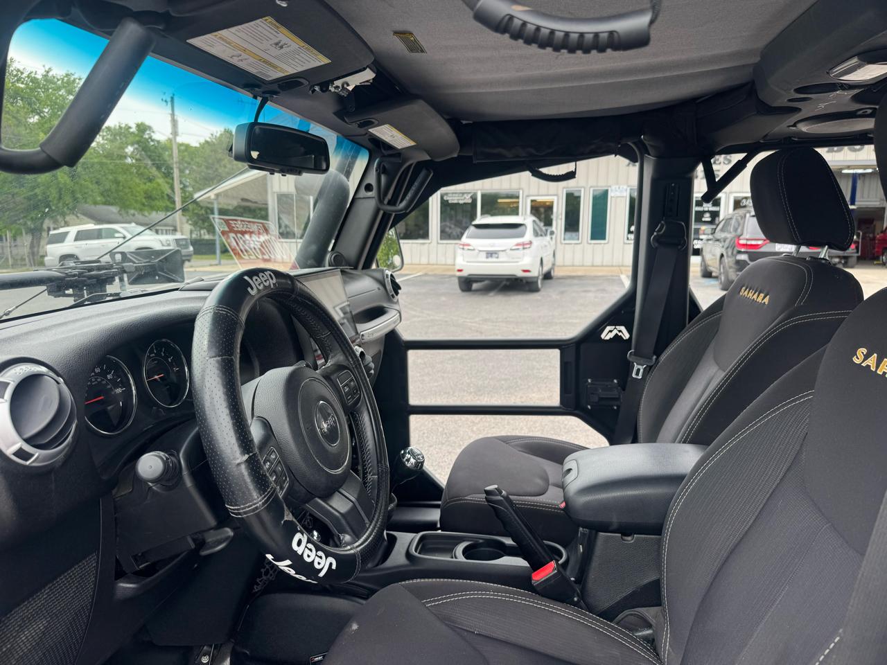 Jeep Wrangler Unlimited 4WD 4dr Sahara 2014