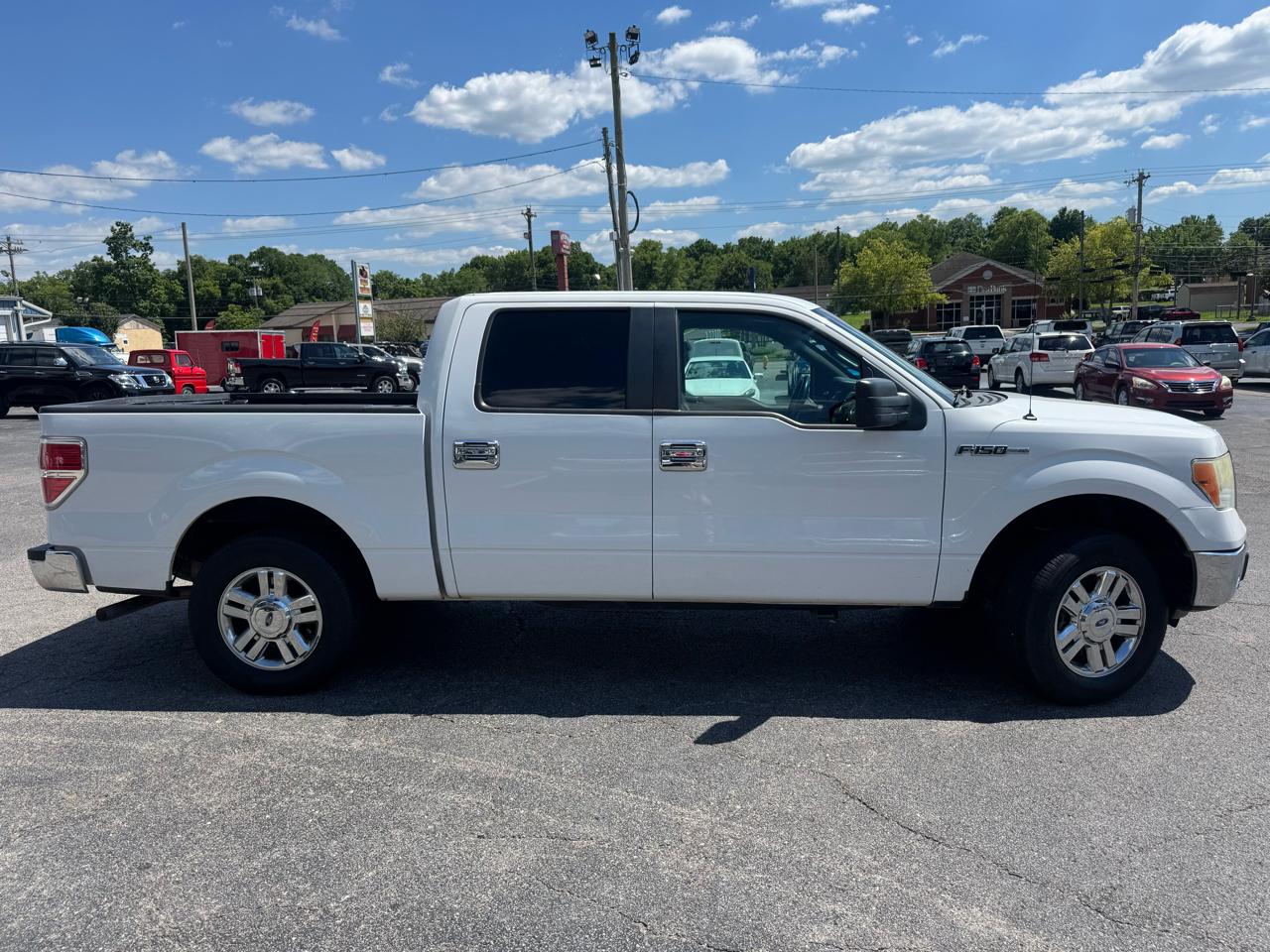Ford F-150 2WD SuperCrew 145" XL 2011