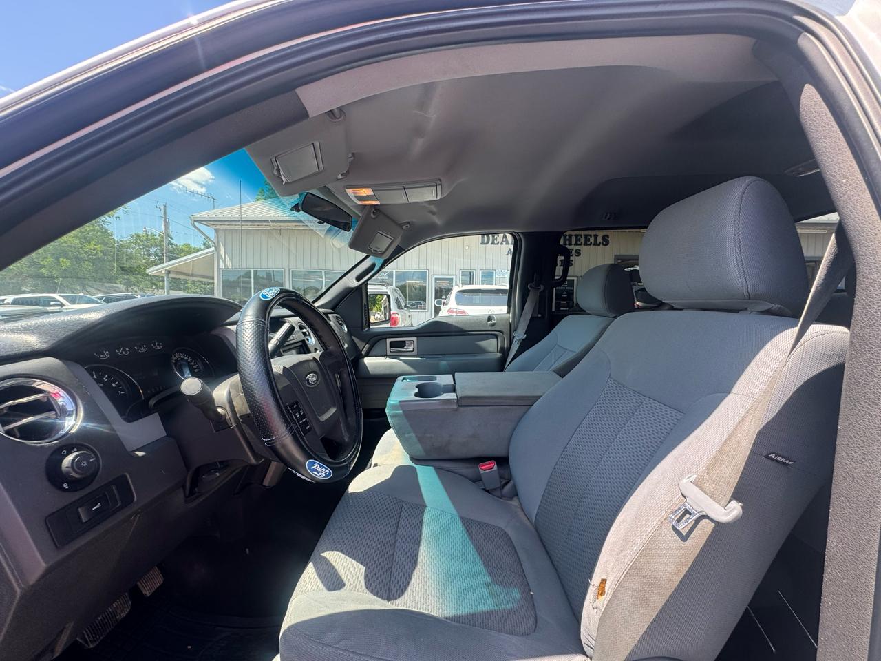 Ford F-150 2WD SuperCrew 145" XL 2011