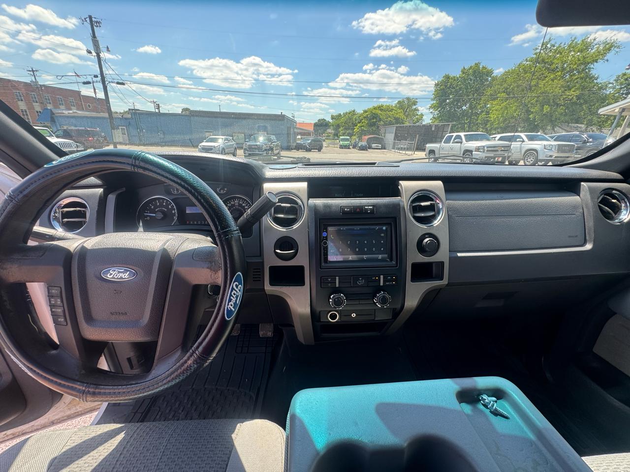 Ford F-150 2WD SuperCrew 145" XL 2011