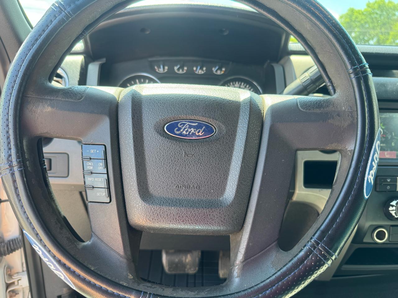 Ford F-150 2WD SuperCrew 145" XL 2011