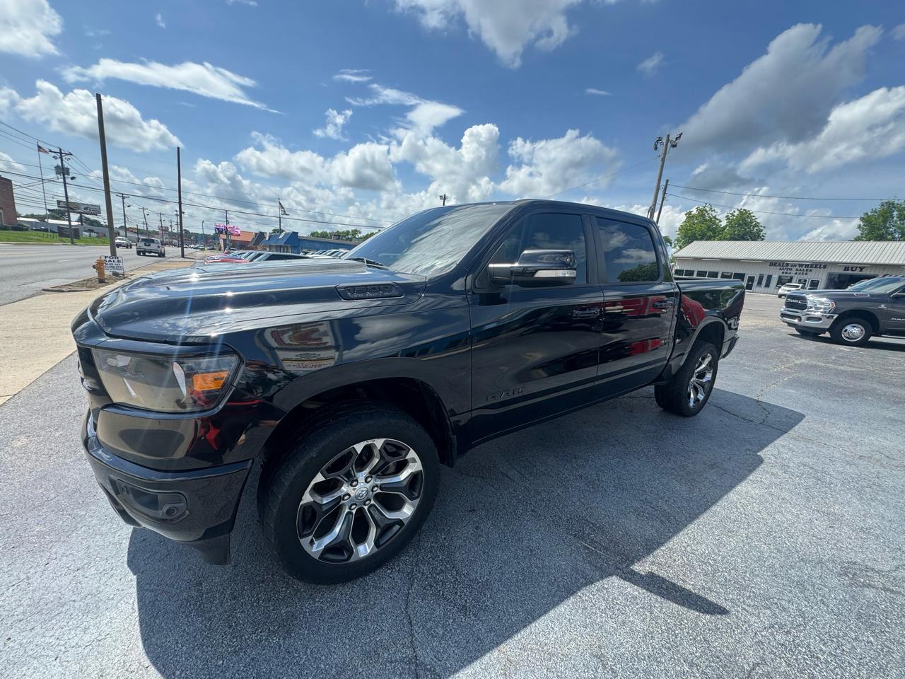 2019 RAM 1500 Big Horn/Lone Star 4x4 Crew Cab 5'7's photo