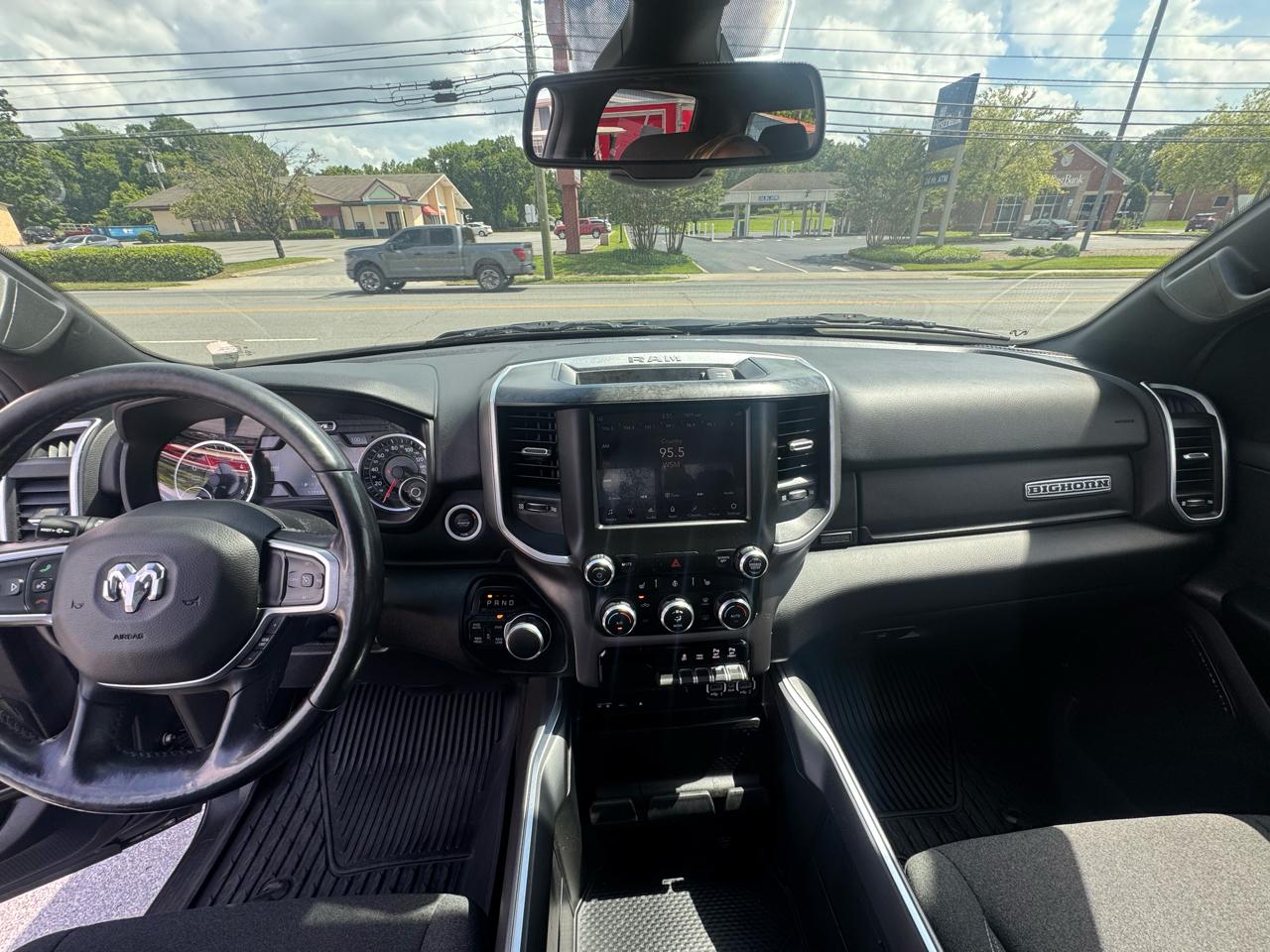 RAM 1500 Big Horn/Lone Star 4x4 Crew Cab 5'7" Box 2019