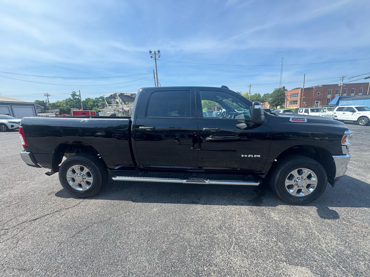 RAM 2500 Big Horn 4x4 Crew Cab 6'4" Box 2024