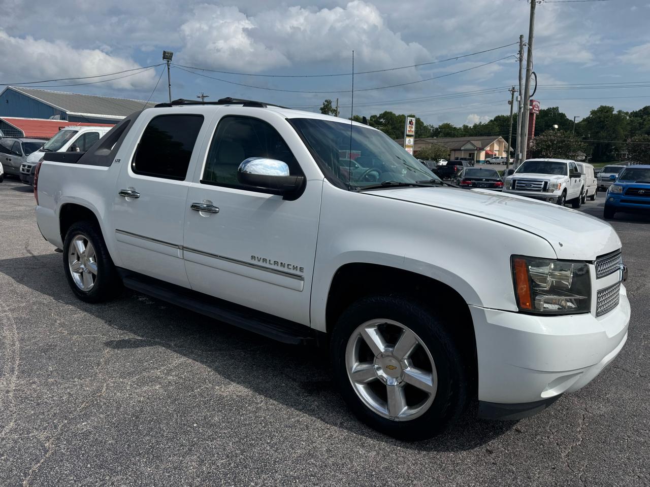 2009 Chevrolet Avalanche 4WD Crew Cab 130" LTZ