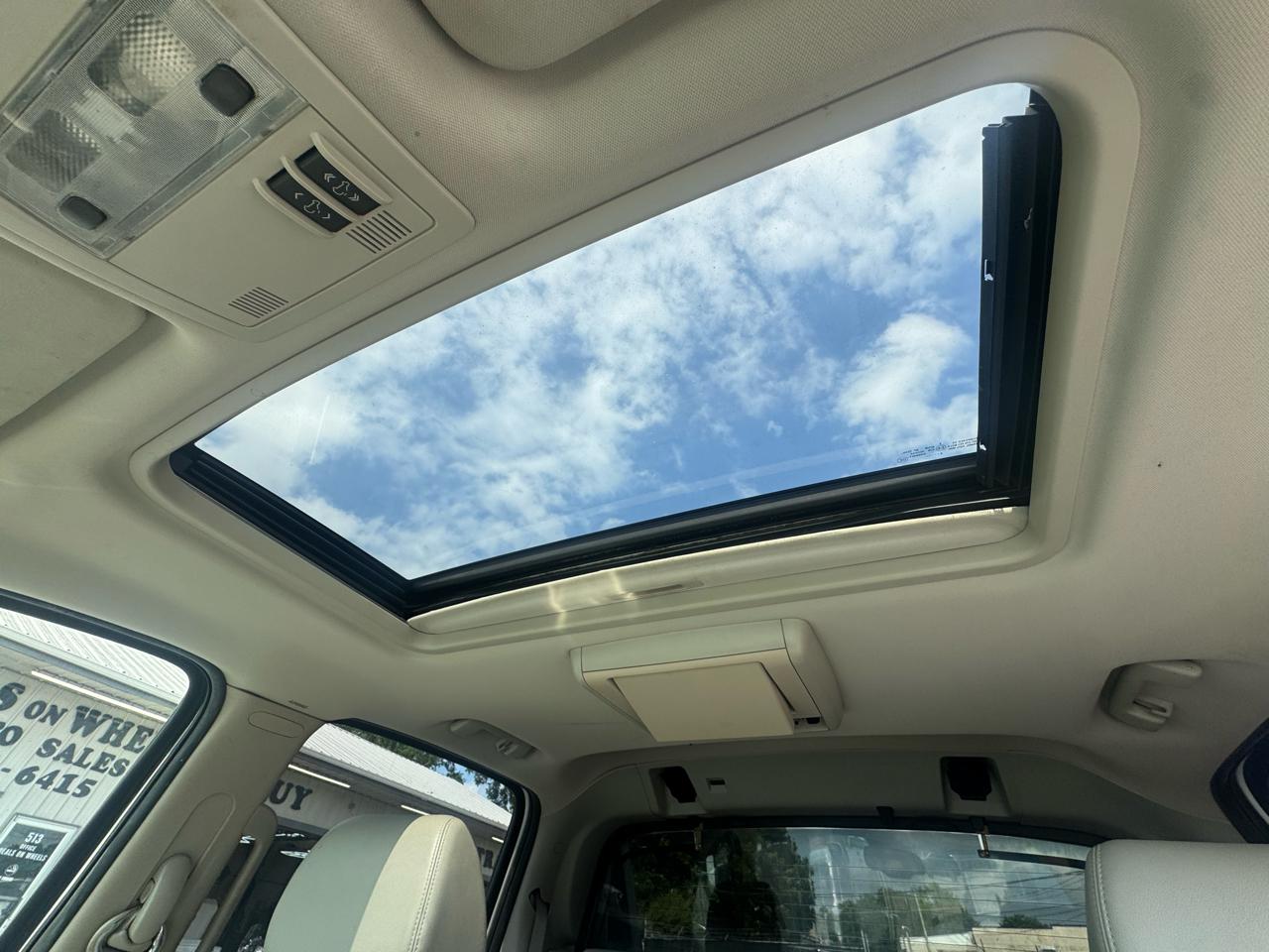 Chevrolet Avalanche 4WD Crew Cab 130" LTZ 2009