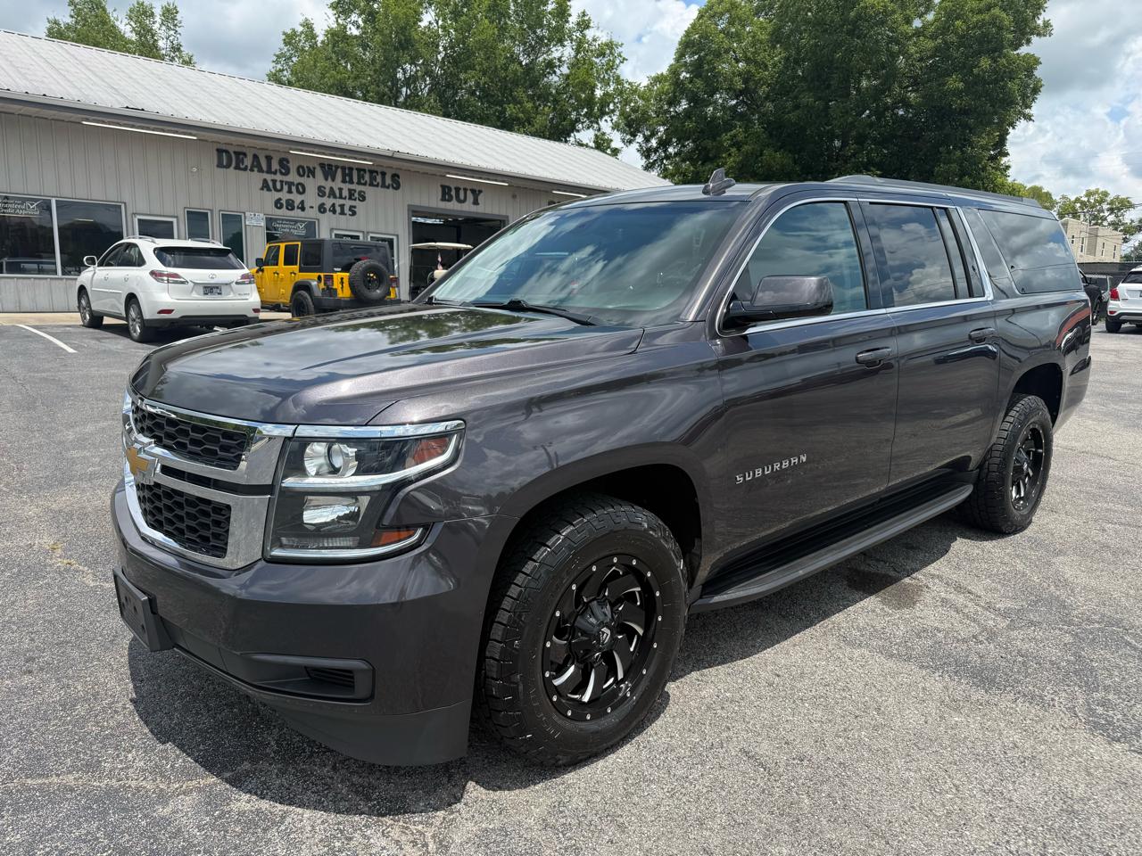 2017 Chevrolet Suburban LS 4WD photo