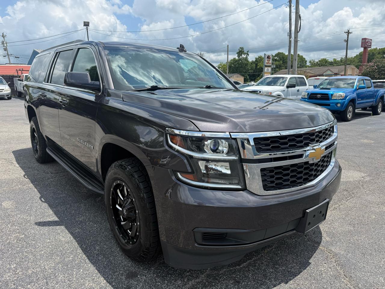Chevrolet Suburban 4WD 4dr 1500 LS 2017