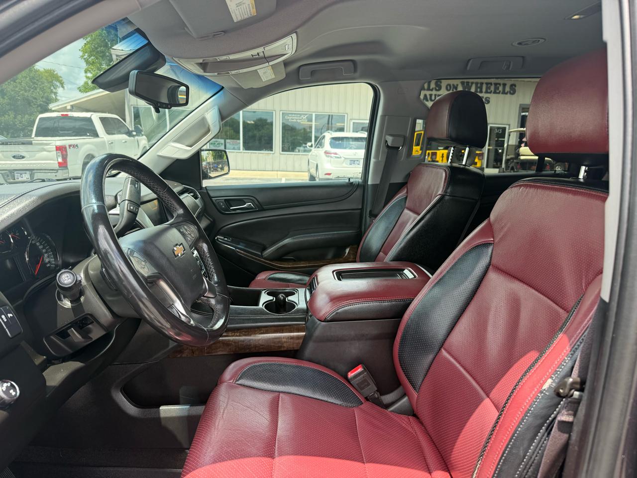 Chevrolet Suburban 4WD 4dr 1500 LS 2017