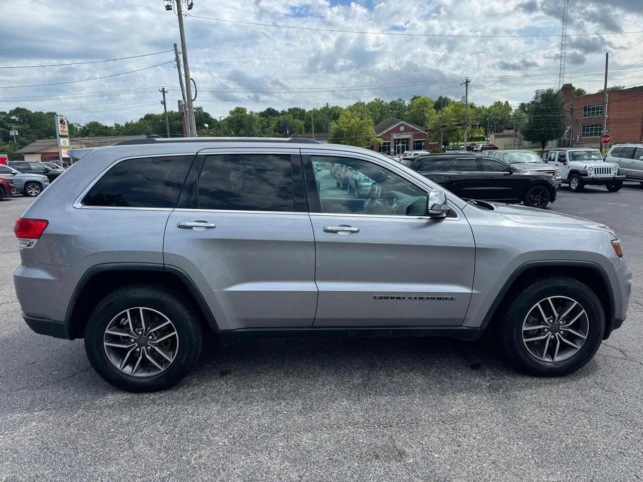 View vehicle photo 3