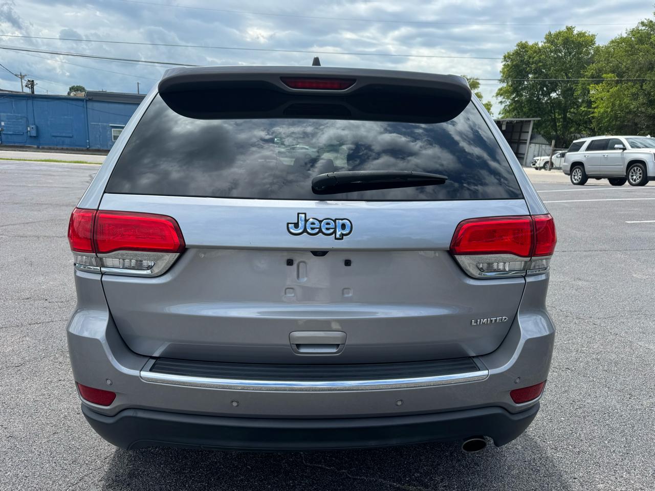 View vehicle photo 4