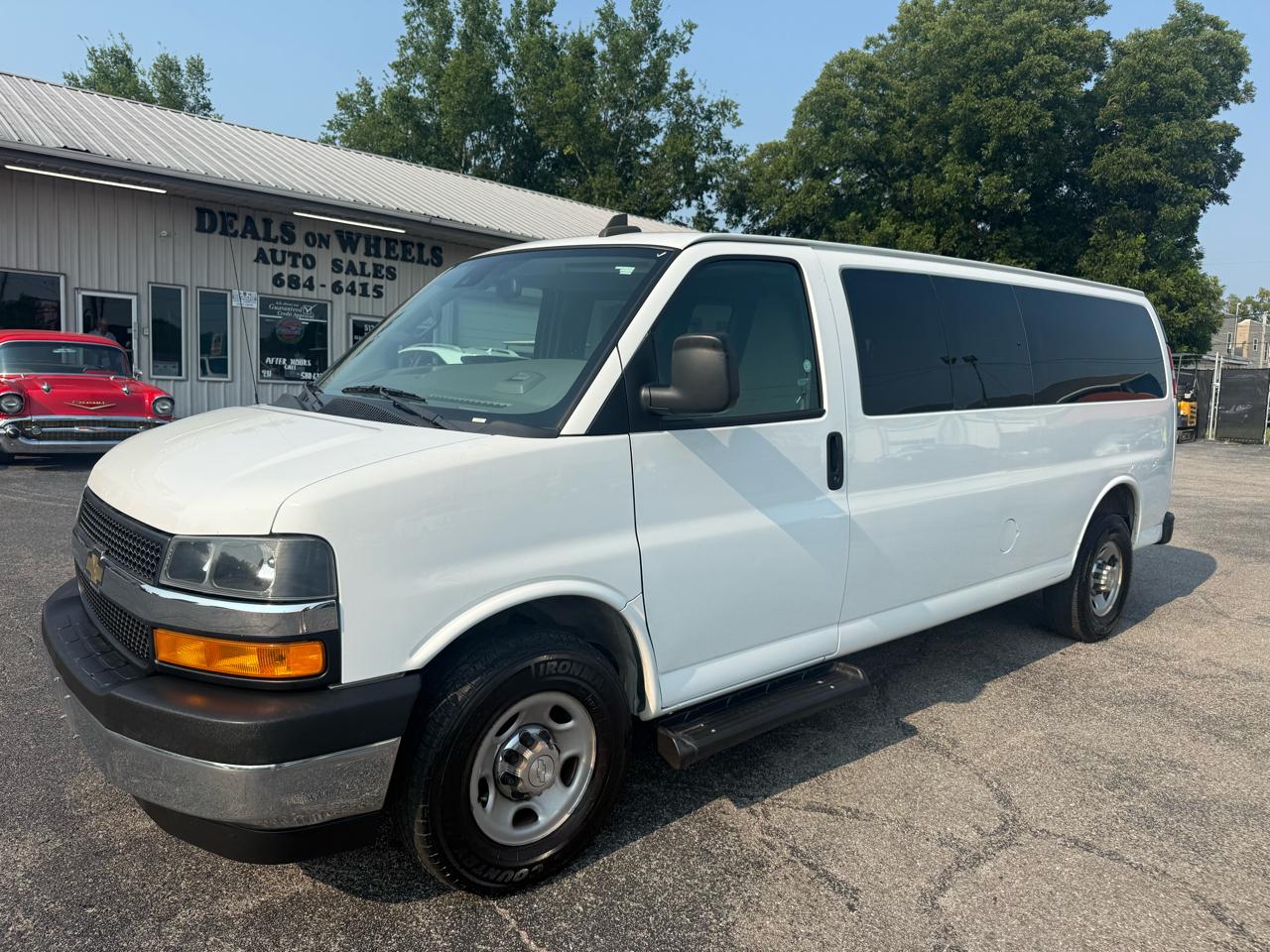 Chevrolet Express Passenger RWD 3500 155" LT 2020
