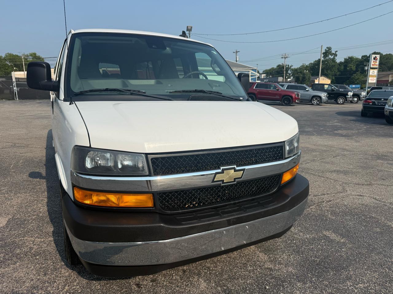 Chevrolet Express Passenger RWD 3500 155" LT 2020