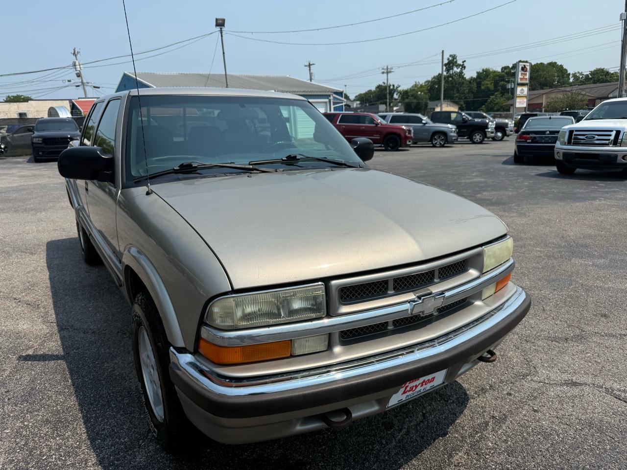 Chevrolet S-10 Crew Cab 123" WB 4WD LS 2002