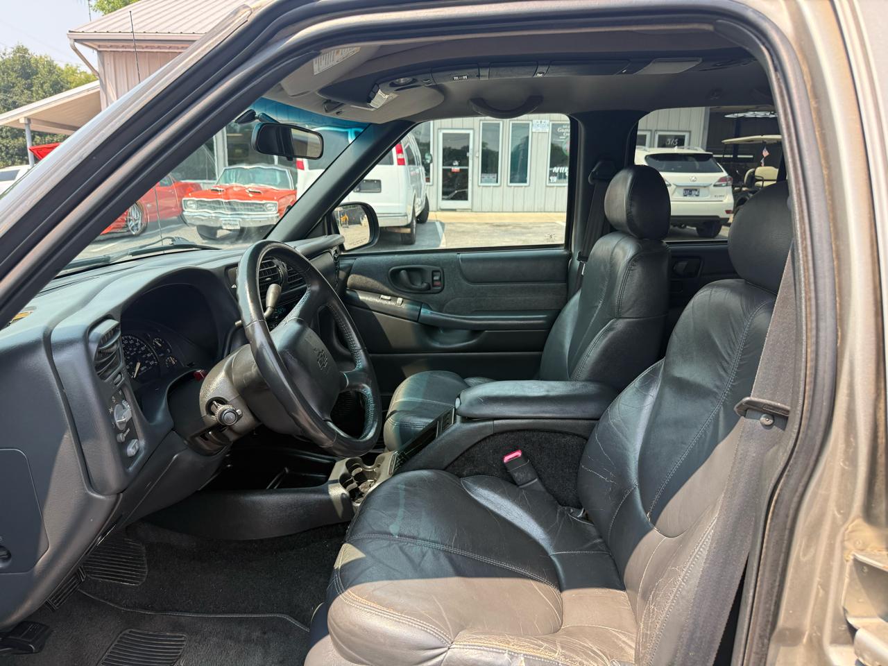 Chevrolet S-10 Crew Cab 123" WB 4WD LS 2002