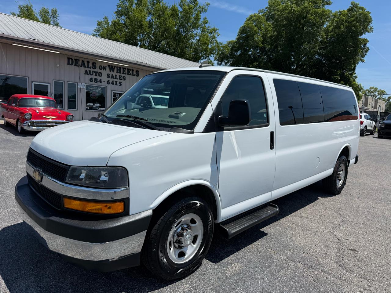 Chevrolet Express Passenger RWD 3500 155" LT 2020