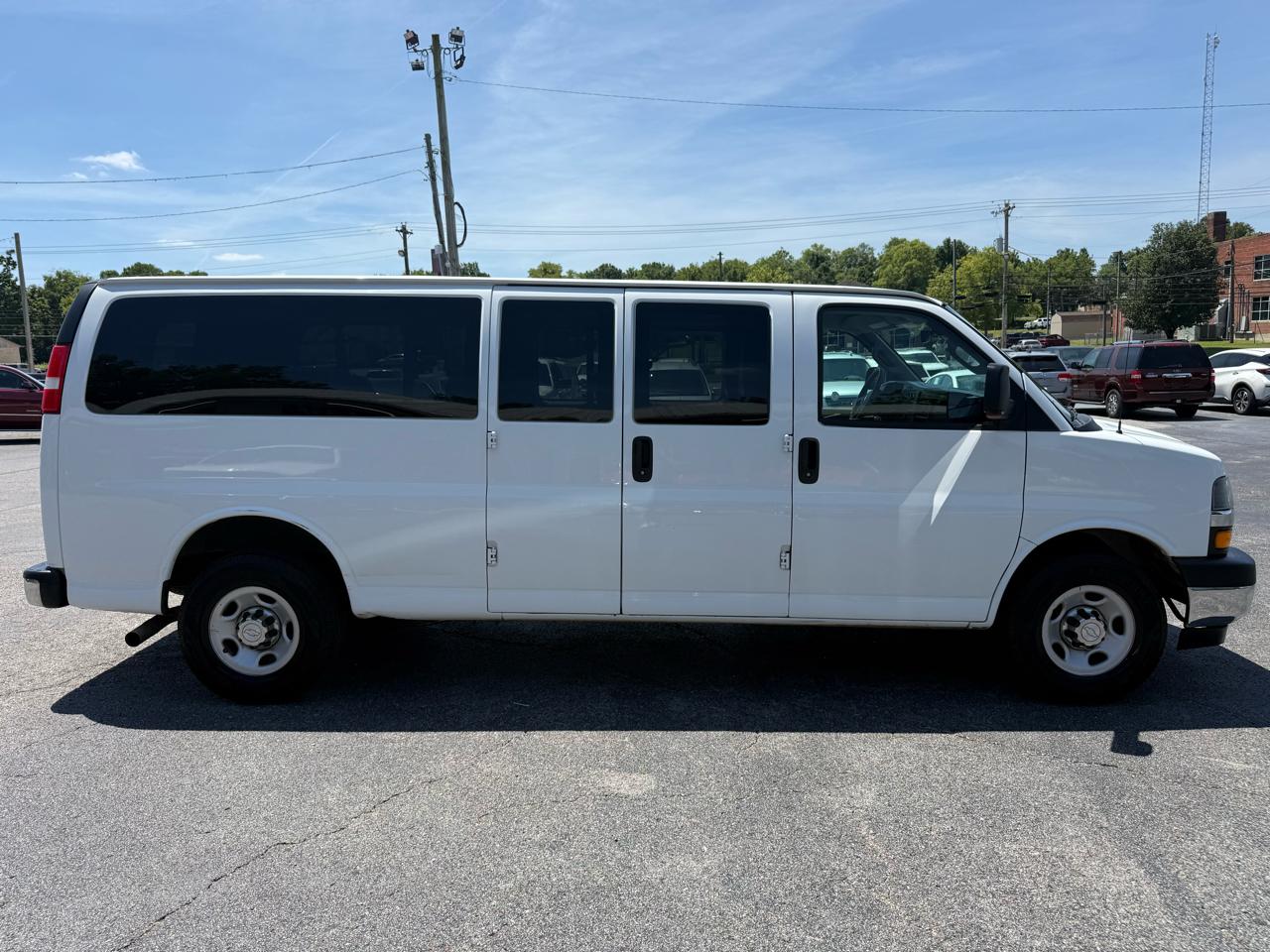 Chevrolet Express Passenger RWD 3500 155" LT 2020