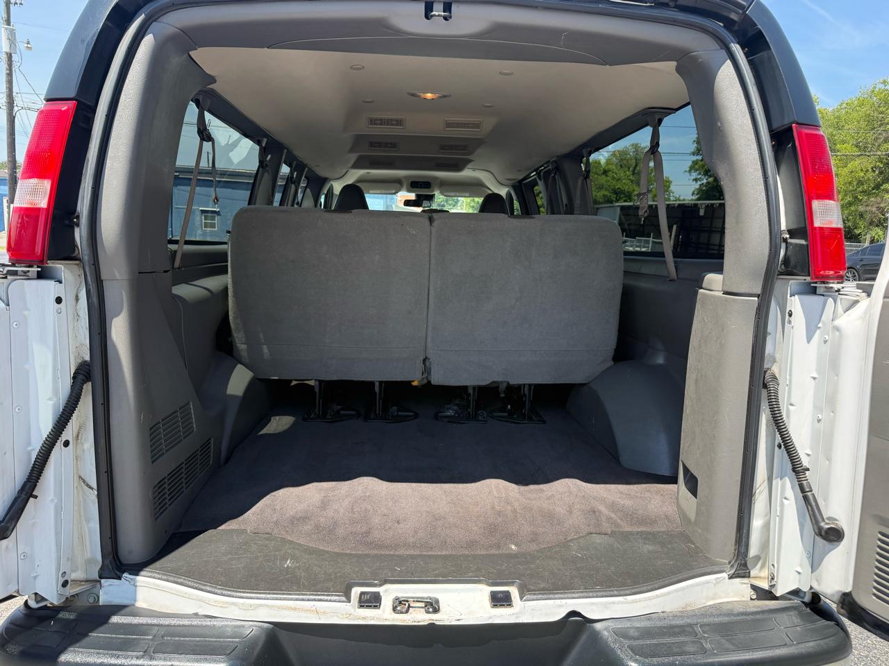 Chevrolet Express Passenger RWD 3500 155" LT 2020