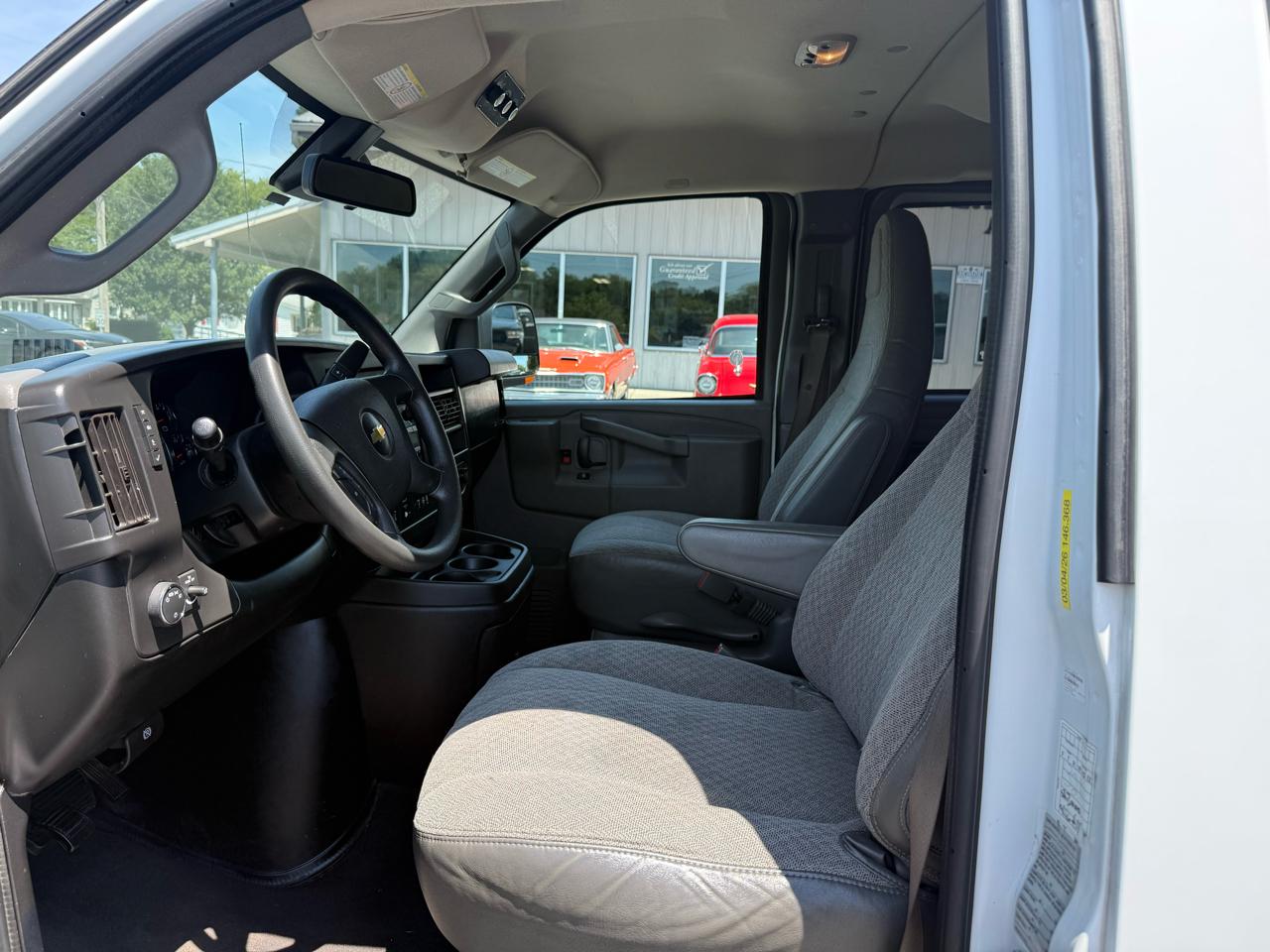 Chevrolet Express Passenger RWD 3500 155" LT 2020