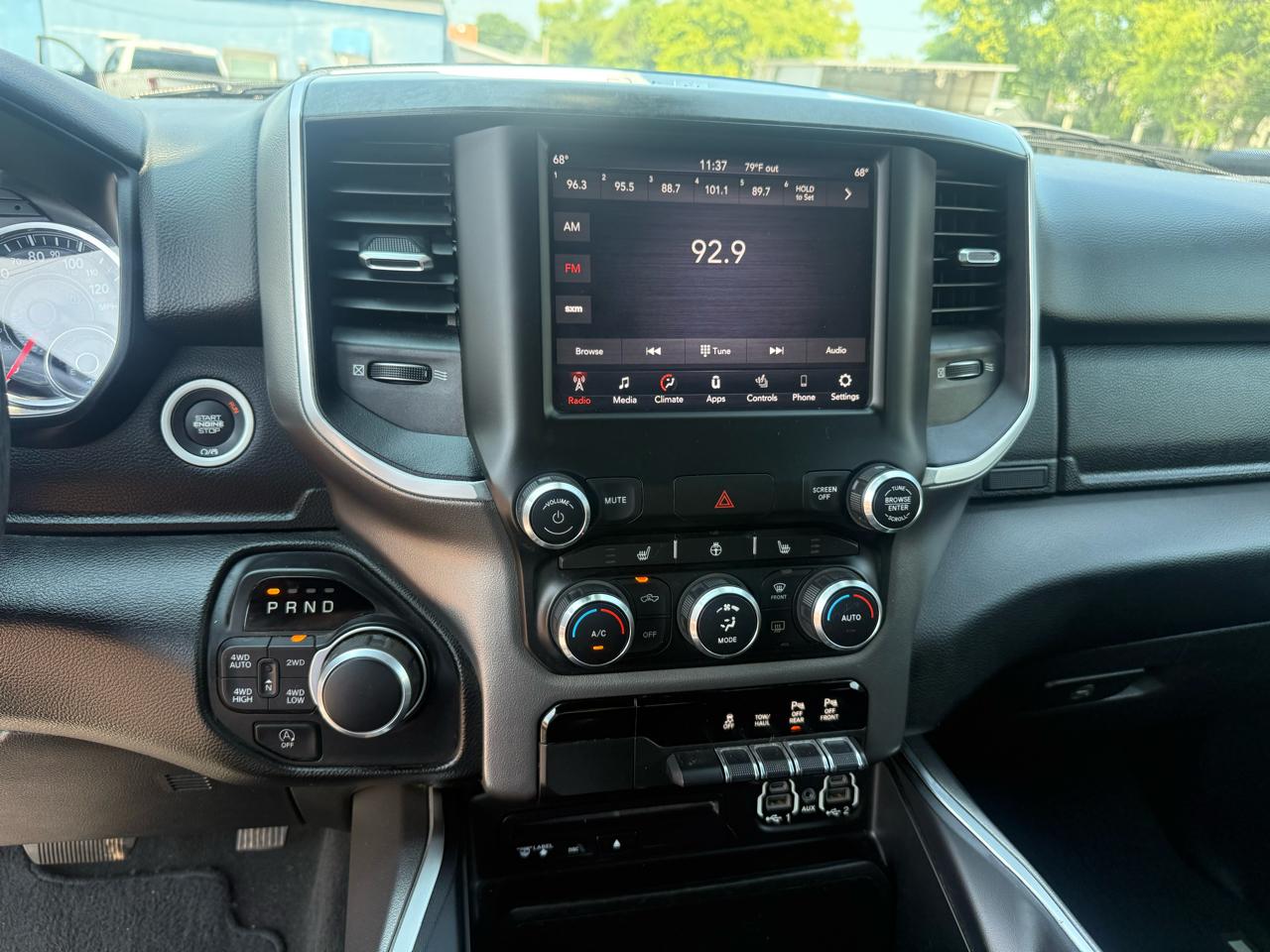 RAM 1500 Big Horn/Lone Star 4x4 Crew Cab 5'7" Box 2019