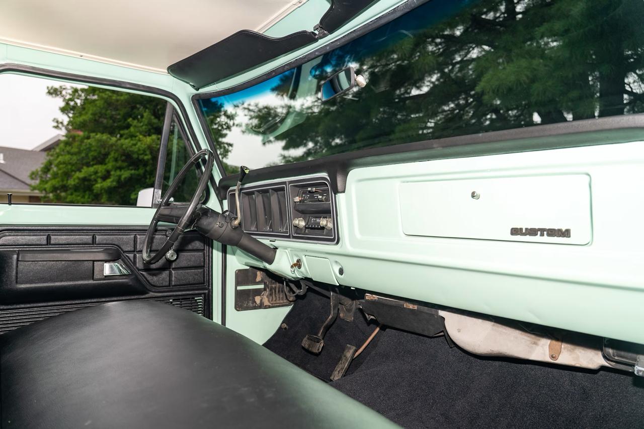 Ford F-100  1977